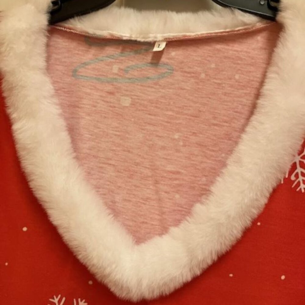 Fun Holiday top - Picture 2 of 2